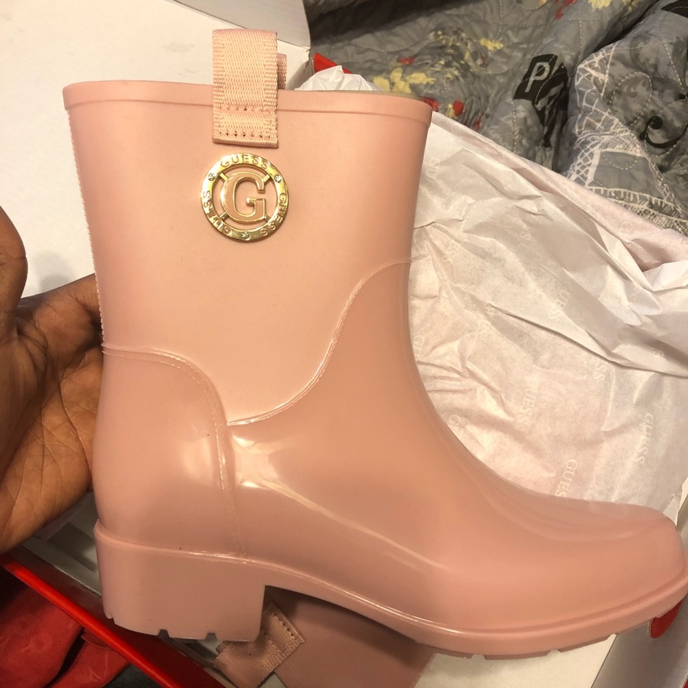 Guess boots